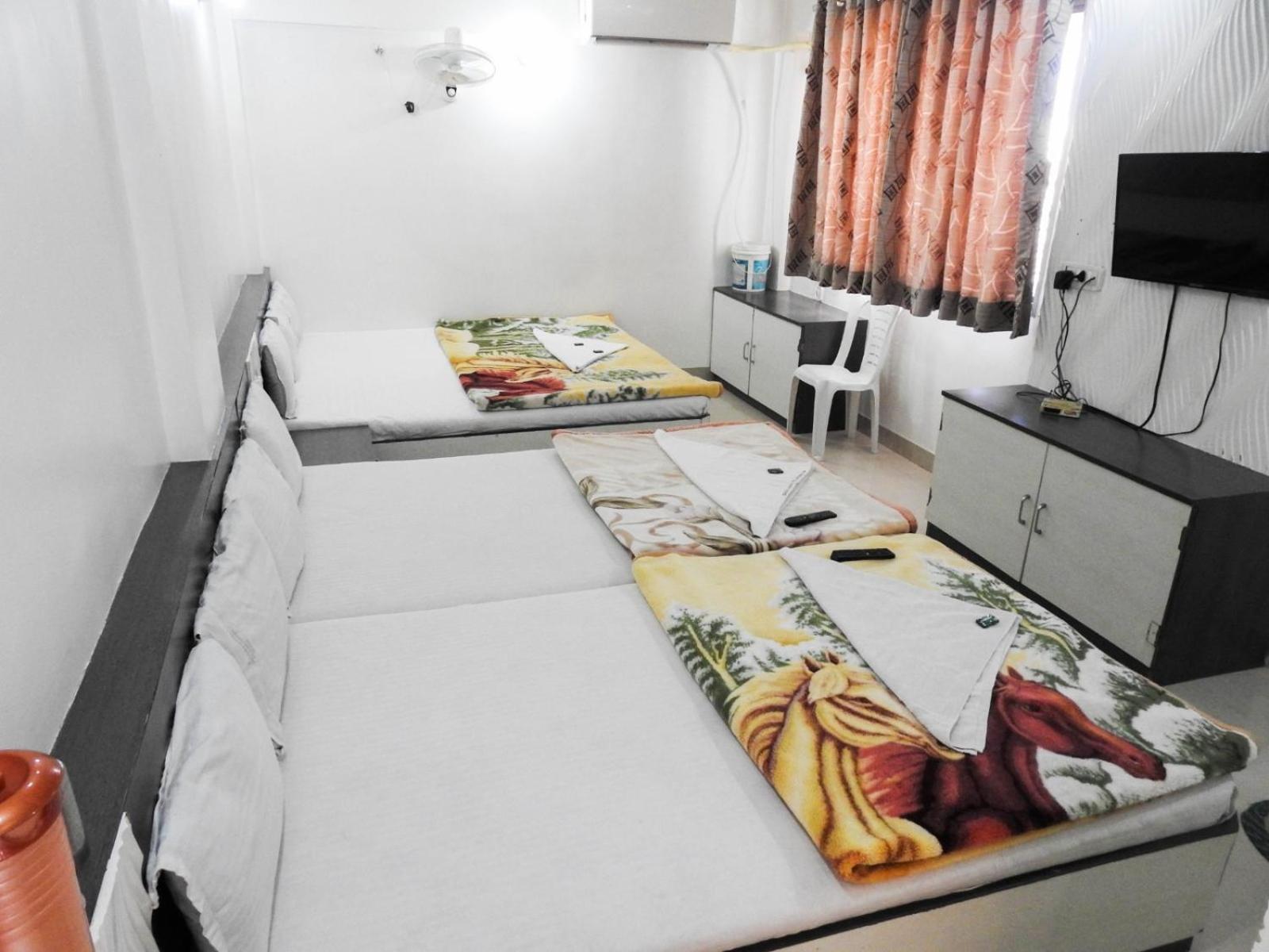 Hotel Shri Sai Darshan Sirdi Kültér fotó